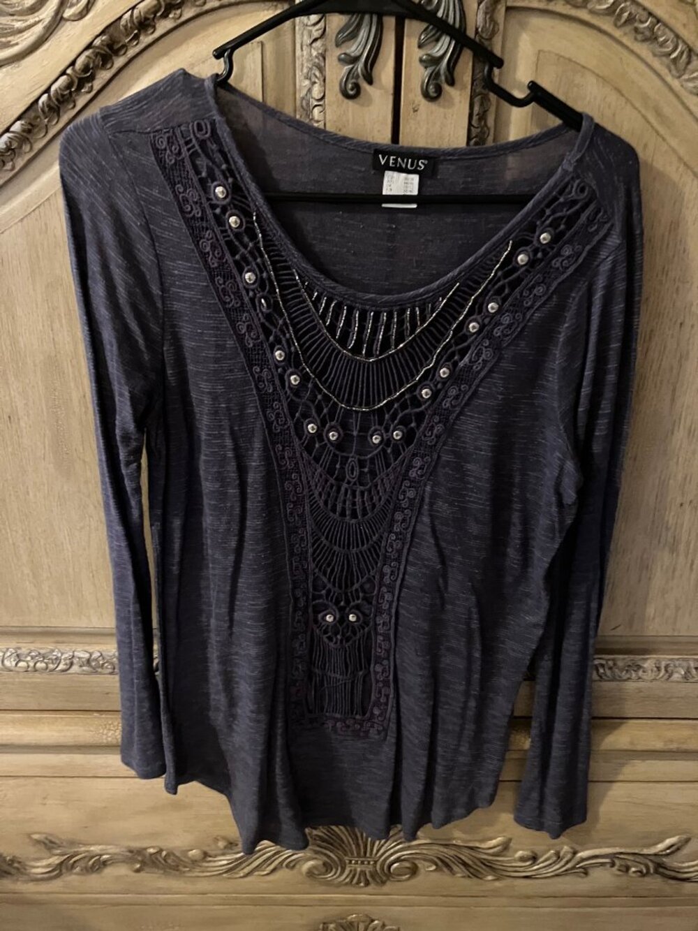 VENUS - Studded crochet details - Purple'ish longsleeve top - Small EUC